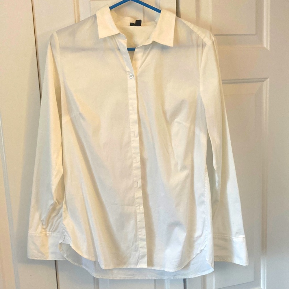Ann taylor fitted white Size 10 stretch button down